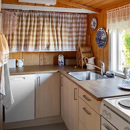 בית נופש 2 Bedroom Cozy In