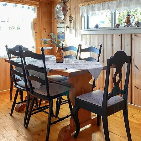 2 Bedroom Cozy In