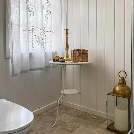 Semesterbostad 2 Bedroom Cozy In *