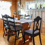 2 Bedroom Cozy In